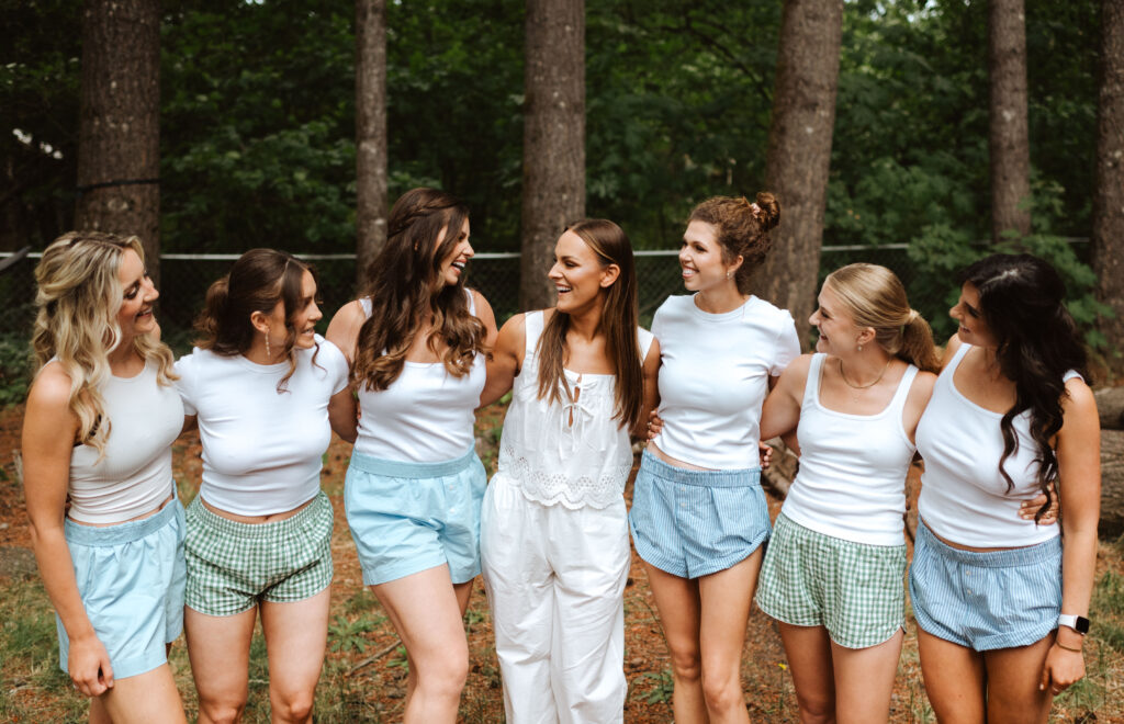 summer wedding in Columbia river gorge, bridesmaids getting ready