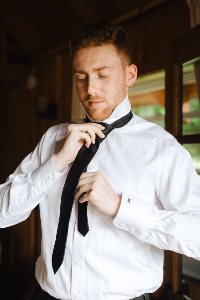 summer garden wedding in the Columbia River Gorge at Wind Mountain Ranch with Indochino Suit and Shoes