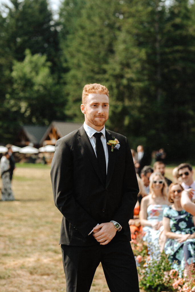 summer garden wedding in the Columbia River Gorge at Wind Mountain Ranch, outdoor ceremony with mountain views