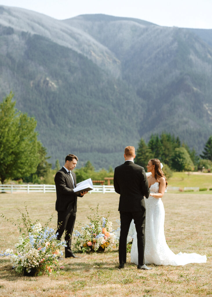 summer garden wedding in the Columbia River Gorge at Wind Mountain Ranch, outdoor ceremony with mountain views