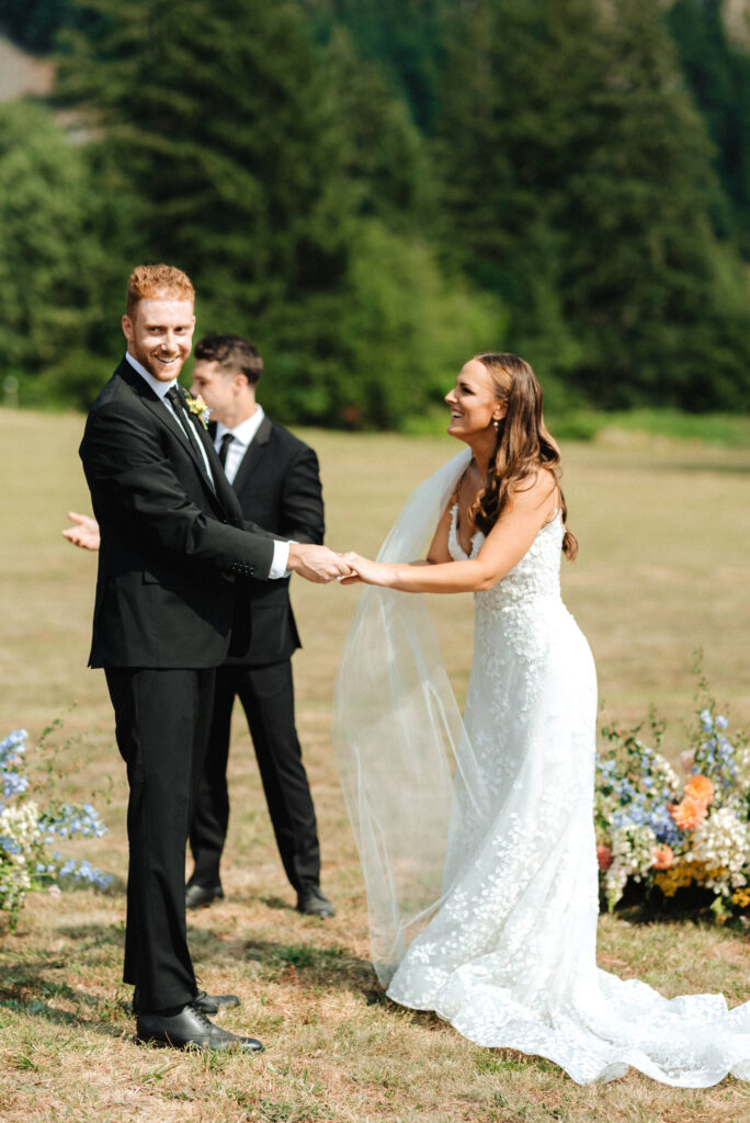 summer garden wedding in the Columbia River Gorge at Wind Mountain Ranch, outdoor ceremony with mountain views