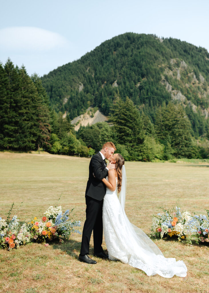 summer garden wedding in the Columbia River Gorge at Wind Mountain Ranch, outdoor ceremony with mountain views