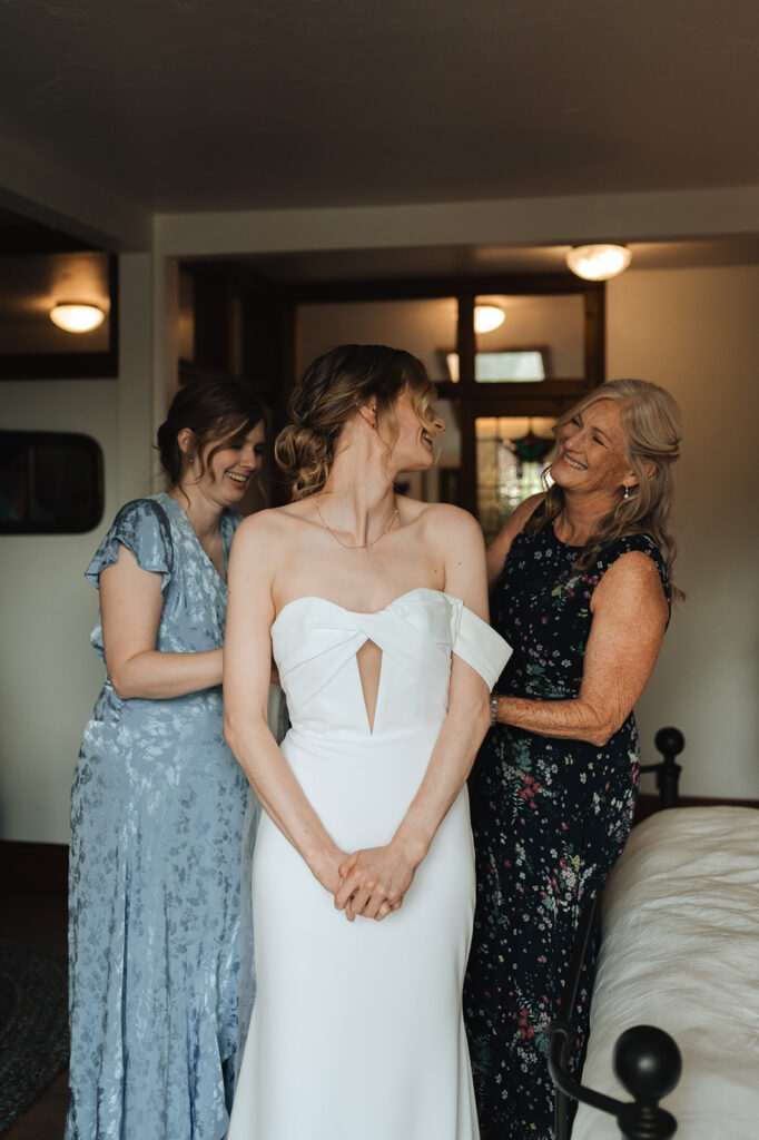 bride getting ready for oregon forest wedding at mount Tom House