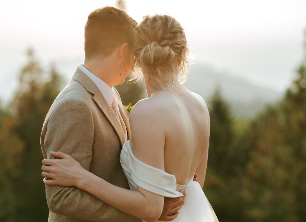 bride and groom wedding portraits at oregon forest wedding at mount Tom House