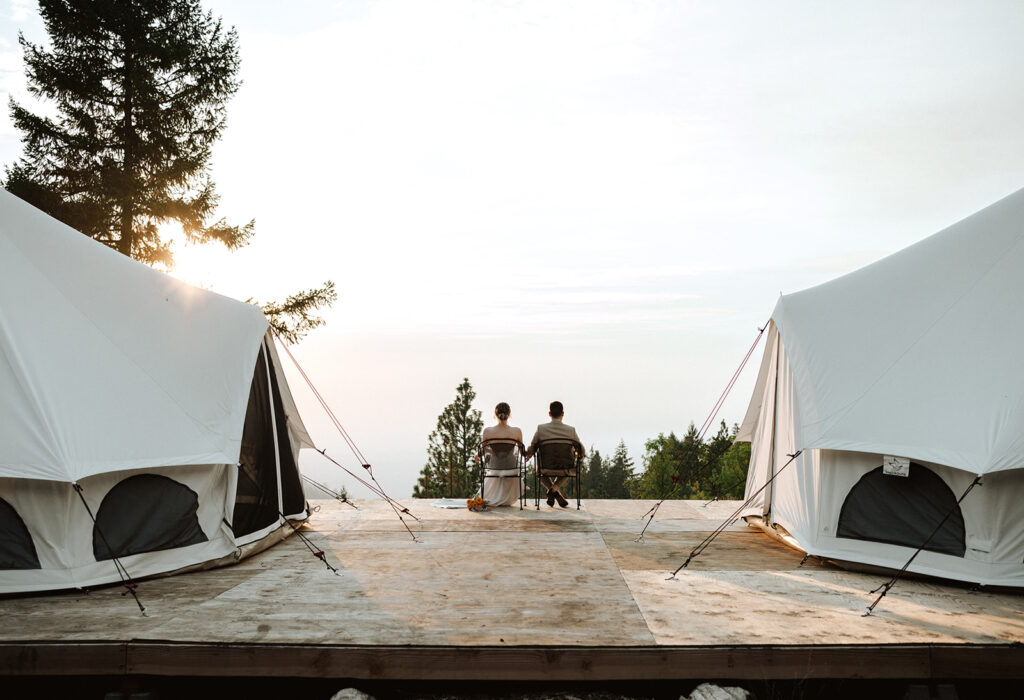 bride and groom wedding portraits at oregon forest wedding at mount Tom House